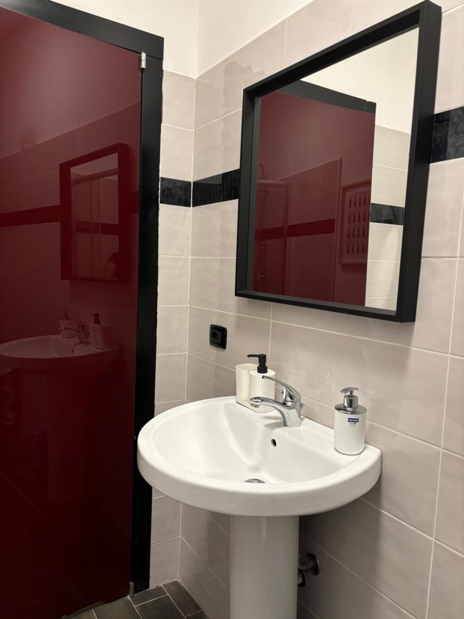 Casa Rita Apartment Милано Екстериор снимка